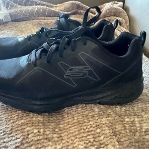 Skechers Men's Black work & slip resistant shoes